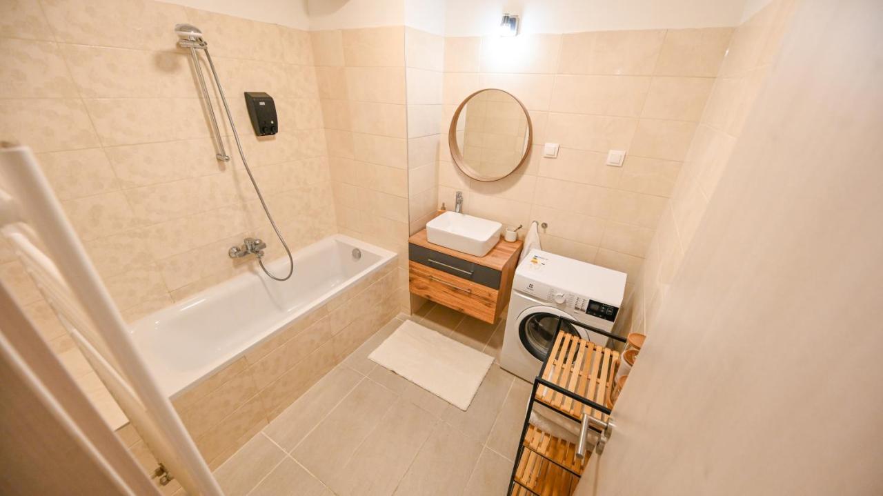 West Park Residence Apartment 布达佩斯 外观 照片